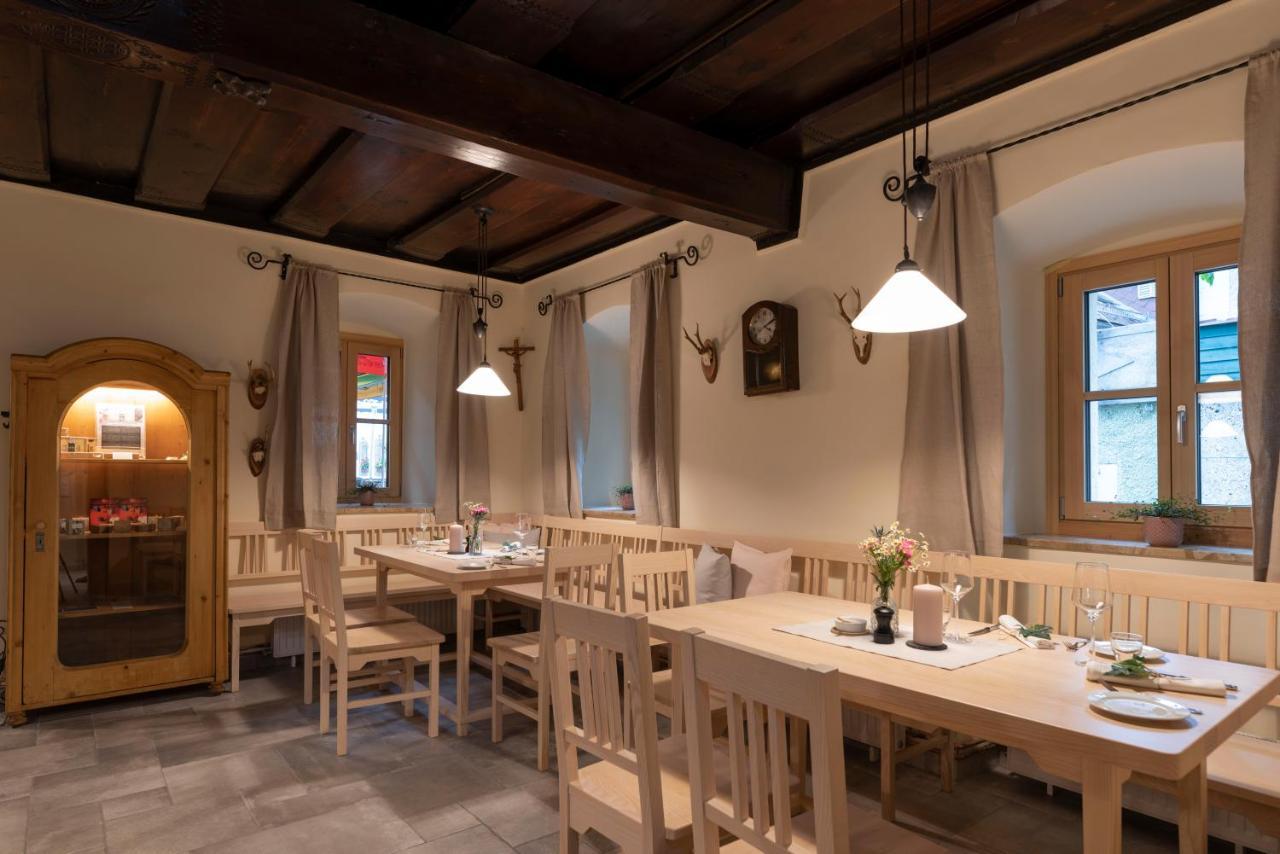 Hotel Moserwirt Бад Гоисерн Экстерьер фото